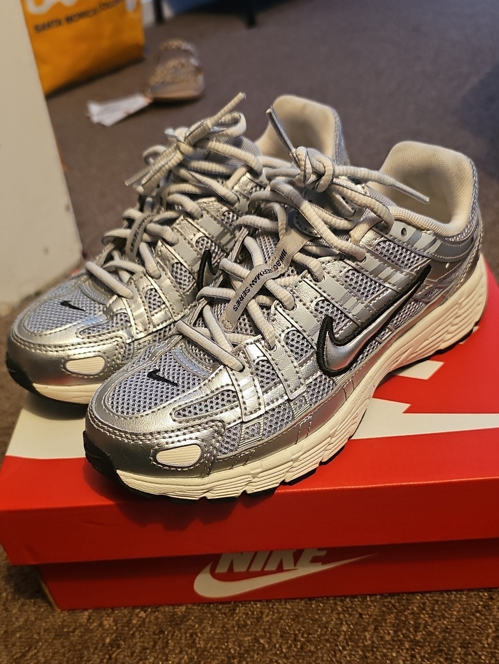 Nike P-6000 sneakers- Big Kids